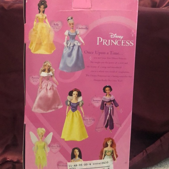 90s Princess Pocahontas doll made by Disney never been openedBox slightly dented - Picture 2 of 2